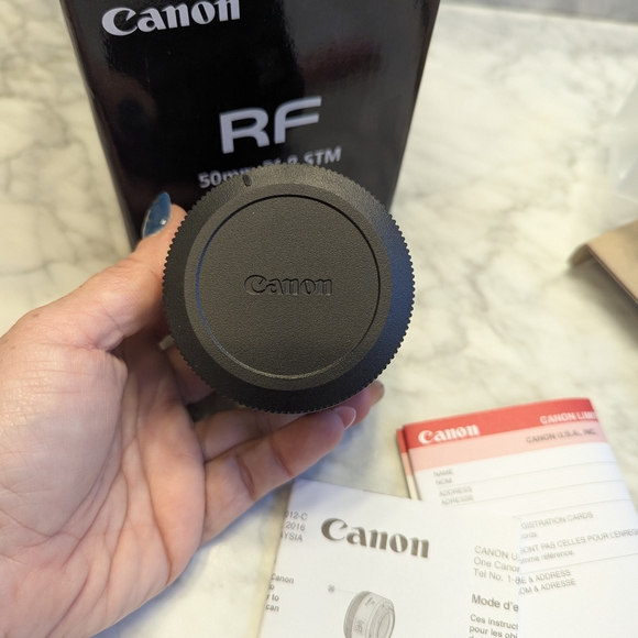 Canon RF 50mm F1.8 STM Lens - Black - Picture 4 of 8